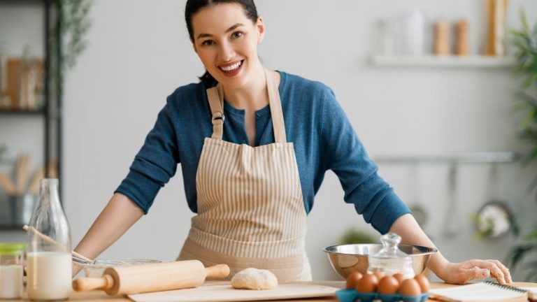 11 Steps to starting a successful pet treat business | cat & dog treats